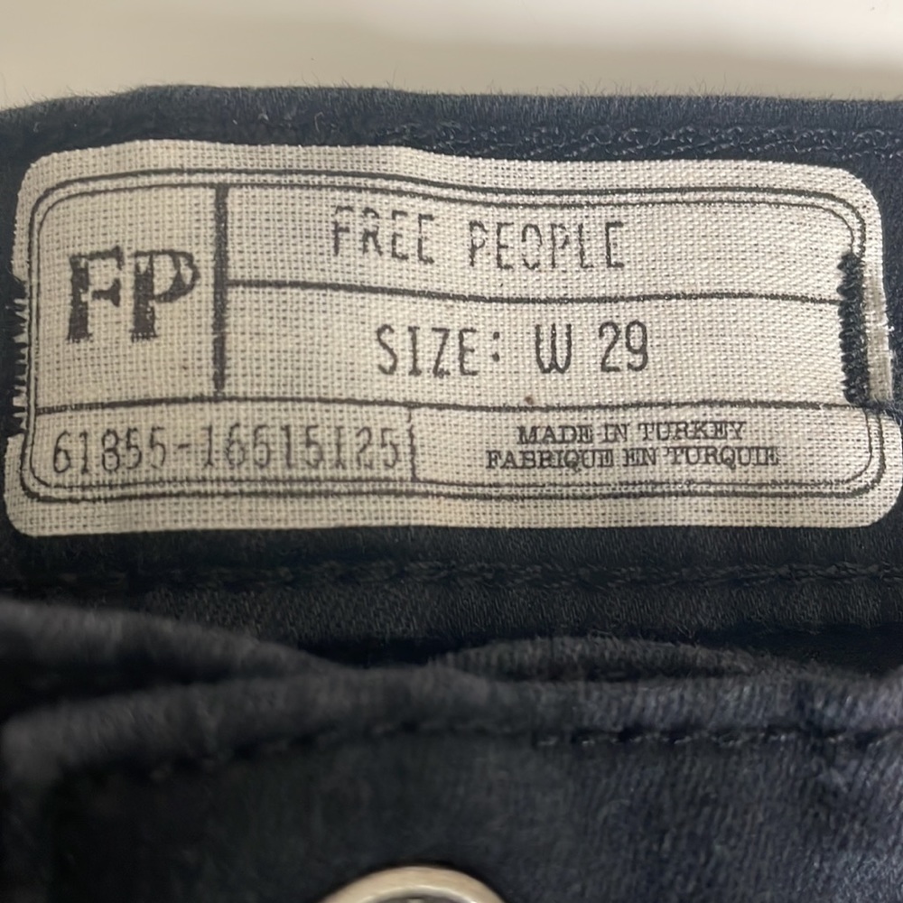 Free People Busted Knee Black Skinny Jeans- Size 29 - Picture 6 of 12